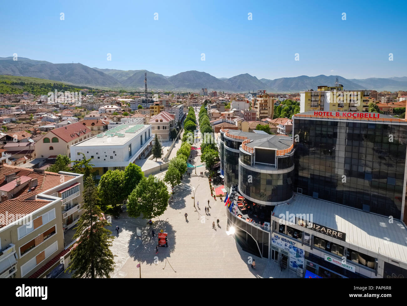 Albanien, Korca, Fußgängerzone Stockfoto