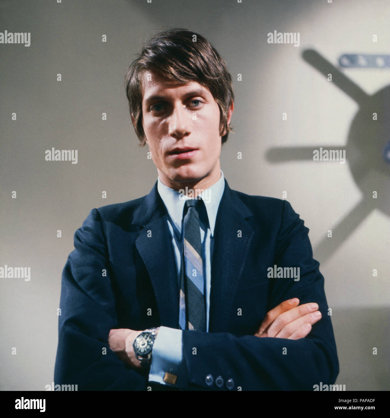 Jacques Dutronc, französischer Sänger, Chansonnier und Kan in Paris,  Frankreich 1967. Französische Chanson Sänger und Schauspieler Jacques  Dutronc in Paris, Frankreich 1967 Stockfotografie - Alamy