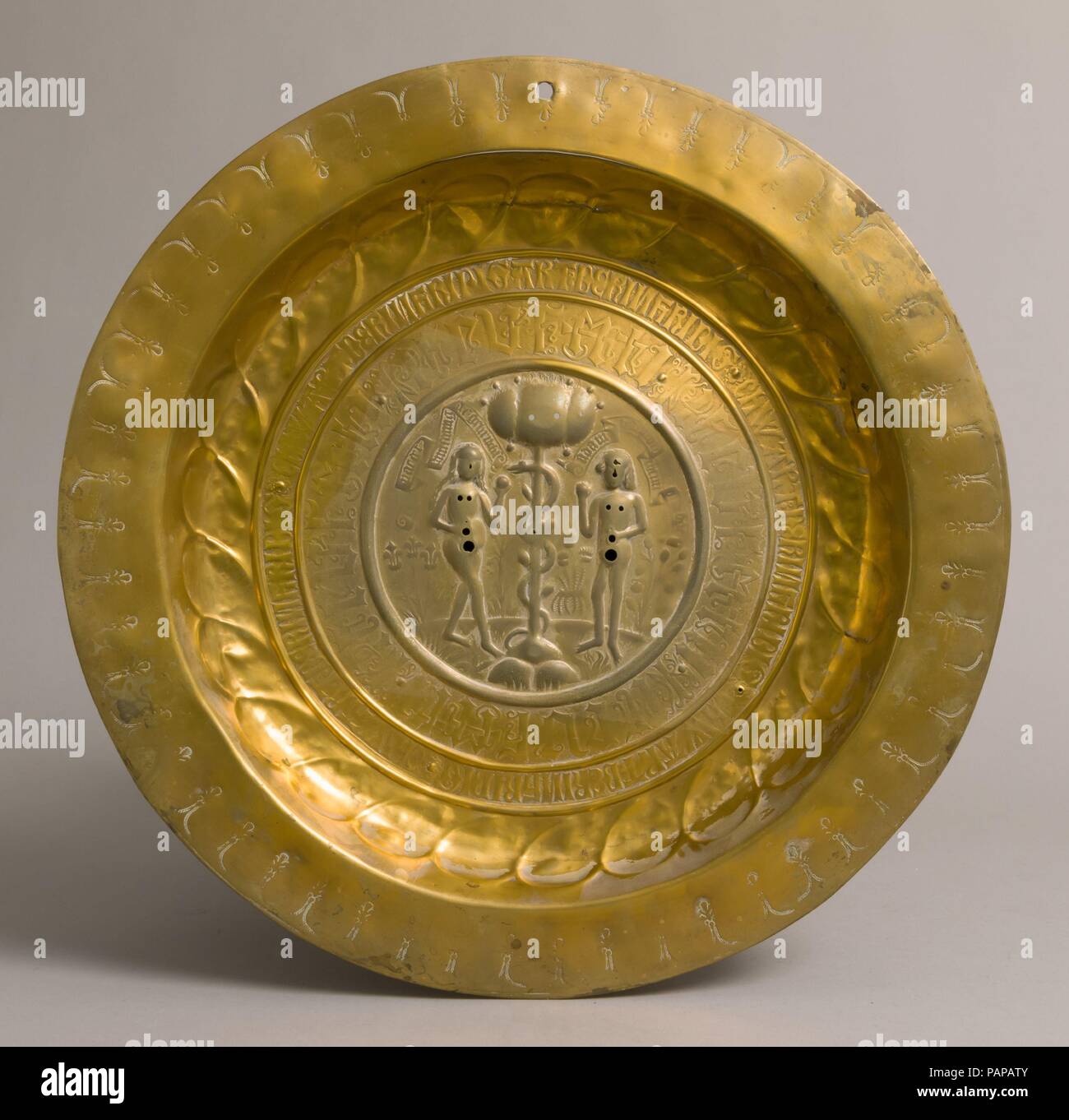 Gericht. Kultur: Deutsch. Abmessungen: Insgesamt: 16 1/8 x 1 9/16 in. (41 x 4 cm). Datum: Anfang des 16. Jahrhunderts. Museum: Metropolitan Museum of Art, New York, USA. Stockfoto