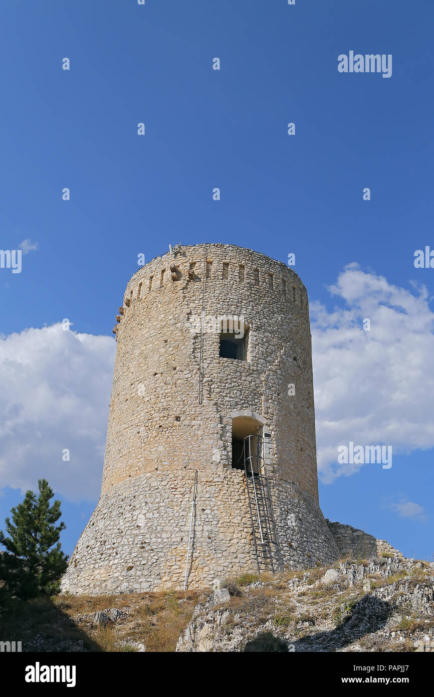 Mittelalterliche Burg in Bominaco Caporciano (AQ) - Italien Stockfoto