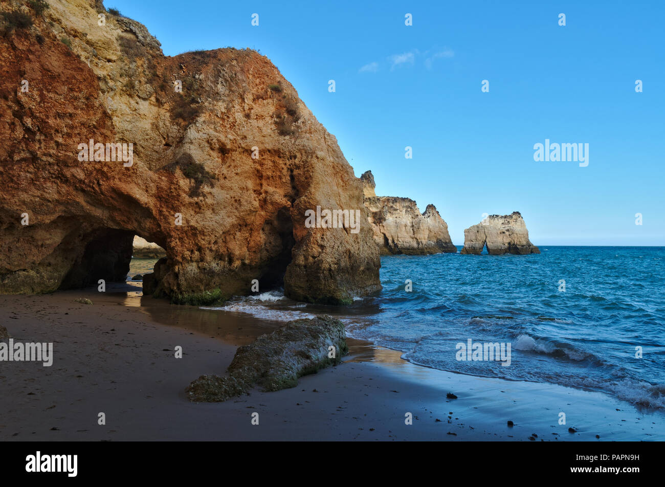 Drei Brüder Strand Praia dos Tres Irmaos. Algarve, Portugal Stockfoto