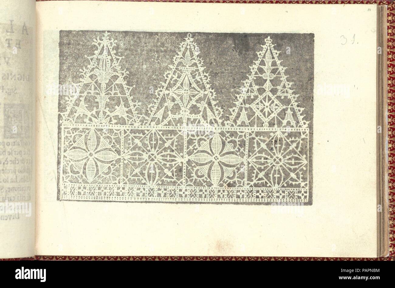Corona delle Donne Nobili et wirbelnden Rondothema fort: Libro I-IV, Seite 31 (recto). Abmessungen: Insgesamt: 5 1/2 x 7 11/16 in. (14 x 19,5 cm). Erschienen in: Venedig. Herausgeber: Cesare Vecellio (Italienisch, Pieve di Cadore 1521-1601 Venedig), Venedig. Datum: 1601. Von Cesare Vecellio, Italienisch, Pieve di Cadore 1521-1601 Venedig, Venedig veröffentlicht. Von oben nach unten und von links nach rechts: Design aus 2 horizontalen Registern. Startseite Registrieren ist mit 3 Dreieck Motiven verziert; jede ist mit floralem Muster verziert. Untere Register ist mit ein sich wiederholendes Muster aus einem weißen 4-blättrige Blüten und einem schwarzen 4-Blütenblatt eingerichtet Stockfoto