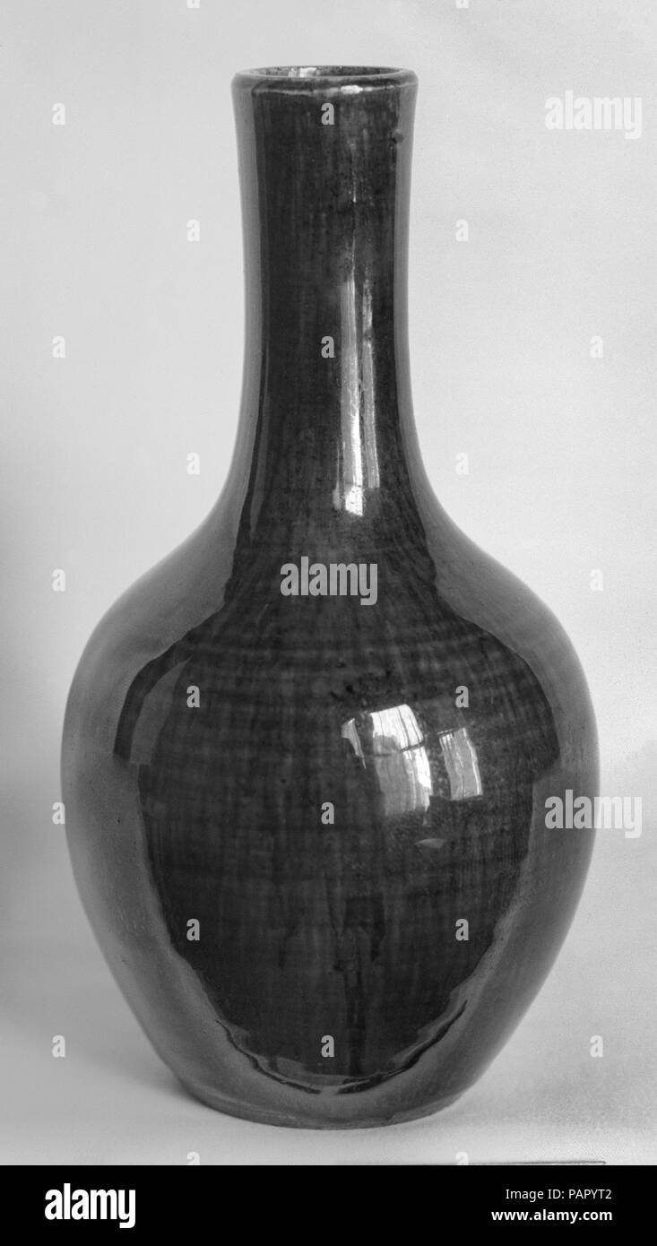 Flasche. Kultur: China. Abmessungen: H.6. (15,2 cm). Museum: Metropolitan Museum of Art, New York, USA. Stockfoto