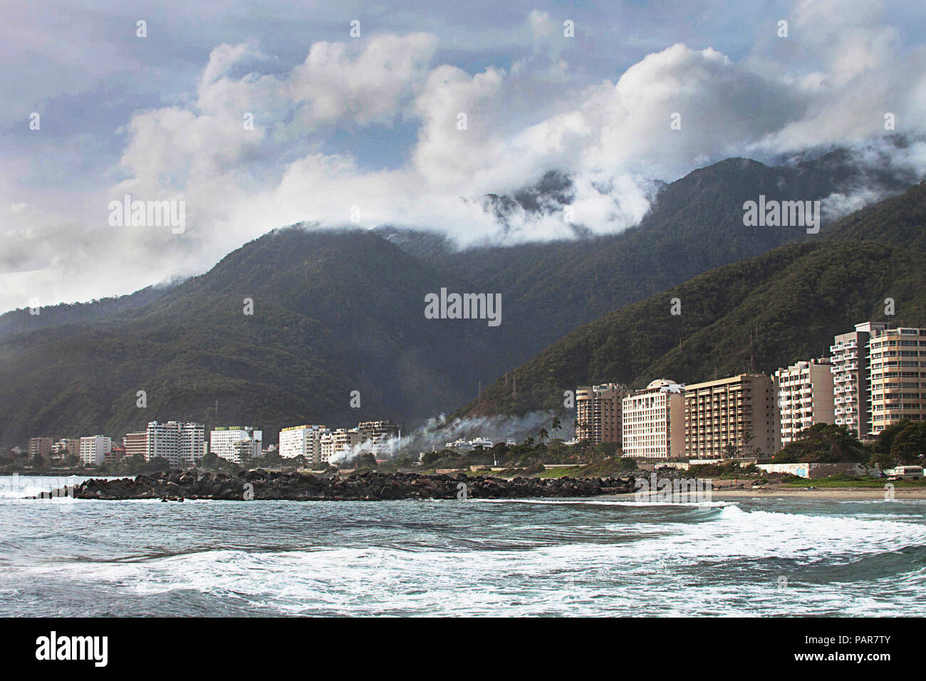 Blick auf Los Cocos Beach im Bundesstaat Vargas, Venezuela Stockfoto