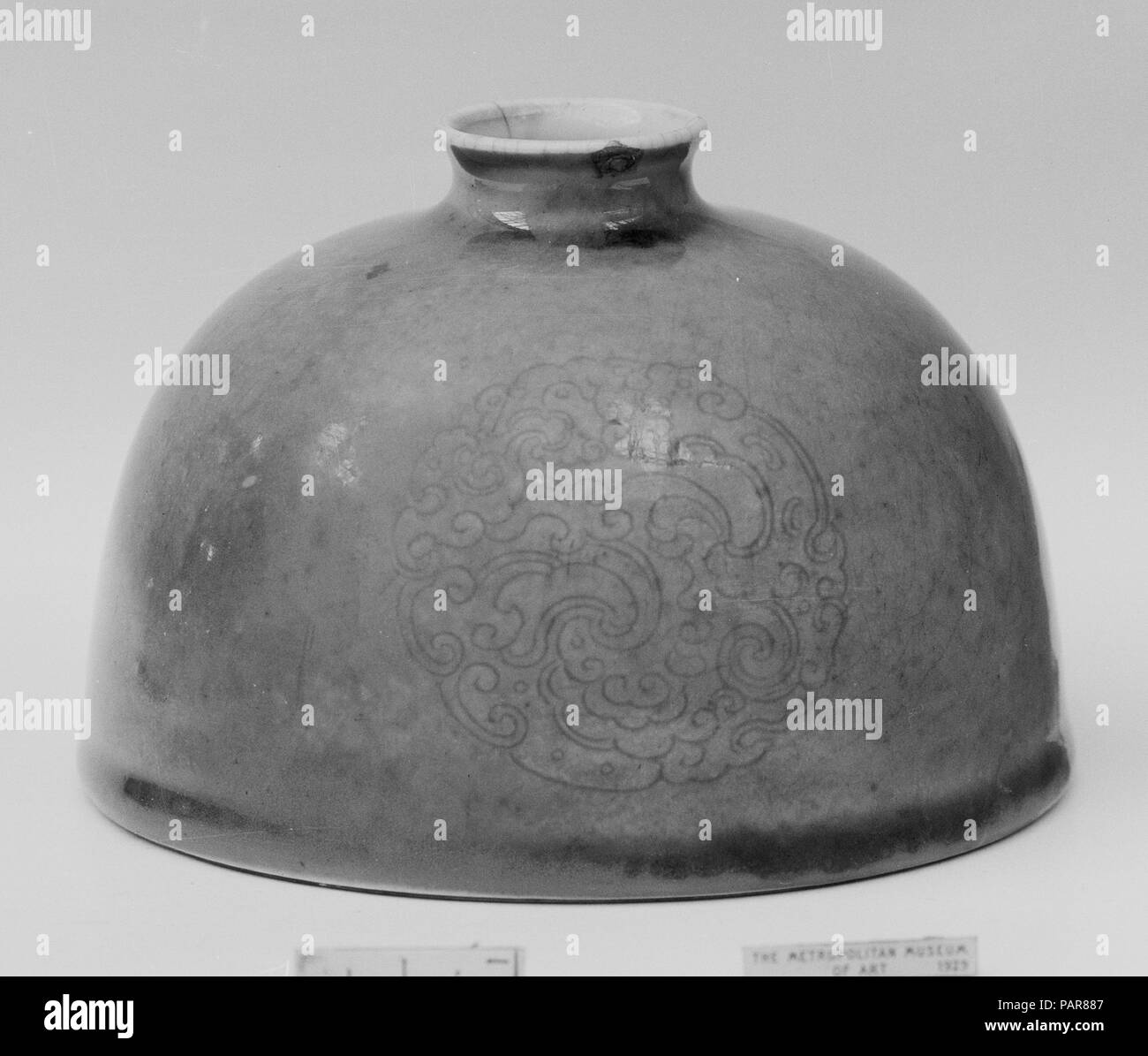 Wasser Coupé. Kultur: China. Abmessungen: H. 3 1/2 in. (8,9 cm); Durchm. 5 in. (12,7 cm). Museum: Metropolitan Museum of Art, New York, USA. Stockfoto