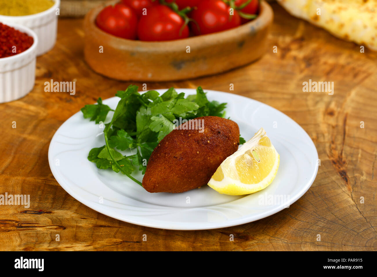 Kibbeh, gefüllte Frikadellen Essen, Falafel, İcli Köfte, Quibe Stockfoto