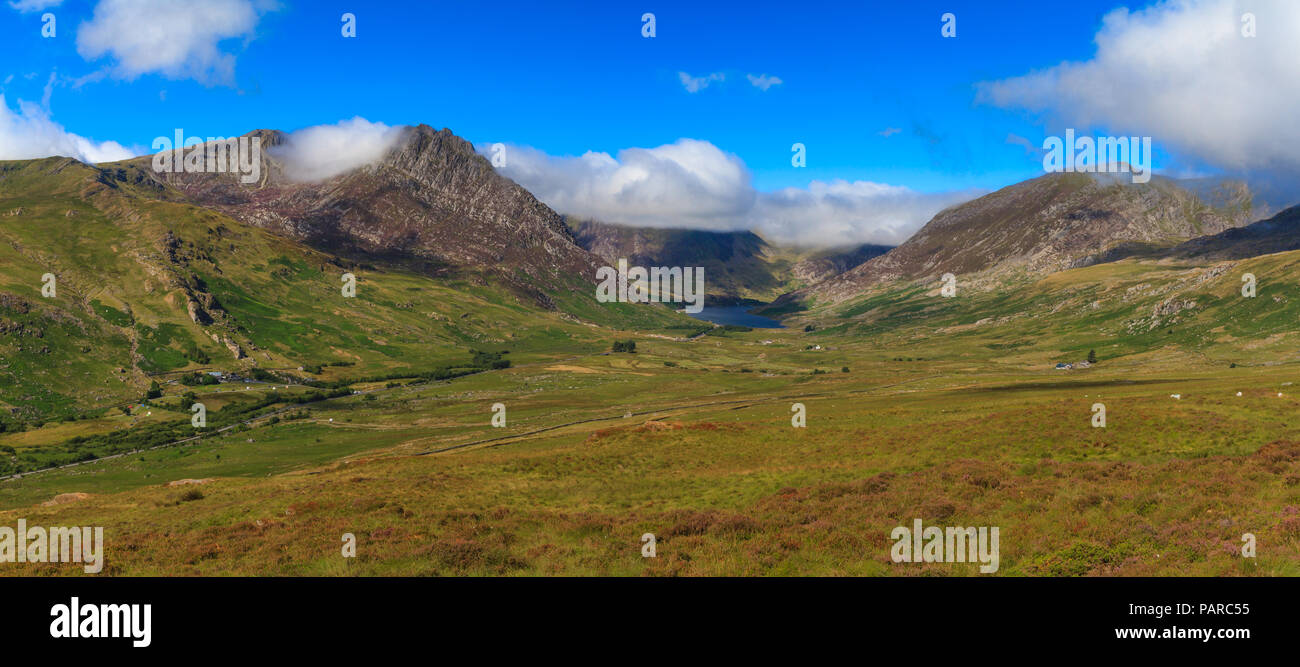 Wolken in der Ogwen Valley, Snowdonia National Park, Wales Stockfoto