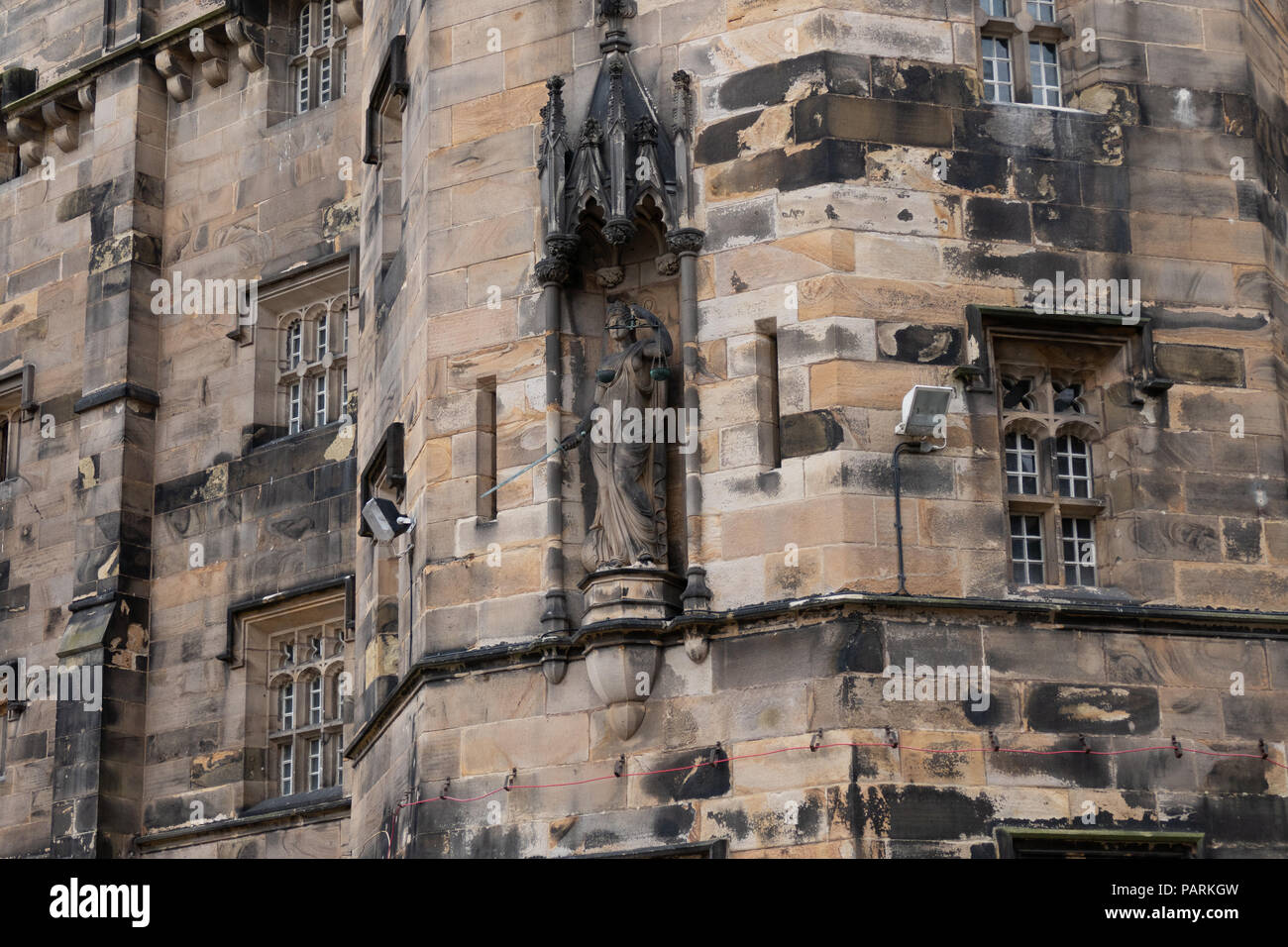 Detail Bilder von der Außenseite der historischen Gebäude von Lancaster Castle in der Stadt Lancaster, Großbritannien Stockfoto