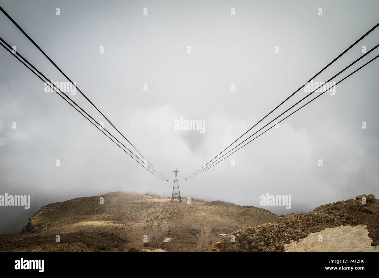 Die Türkei, Kemer, mit der Seilbahn auf den Berg Tahtali (Olympos) in den Wolken, Olympos Teleferik Stockfoto