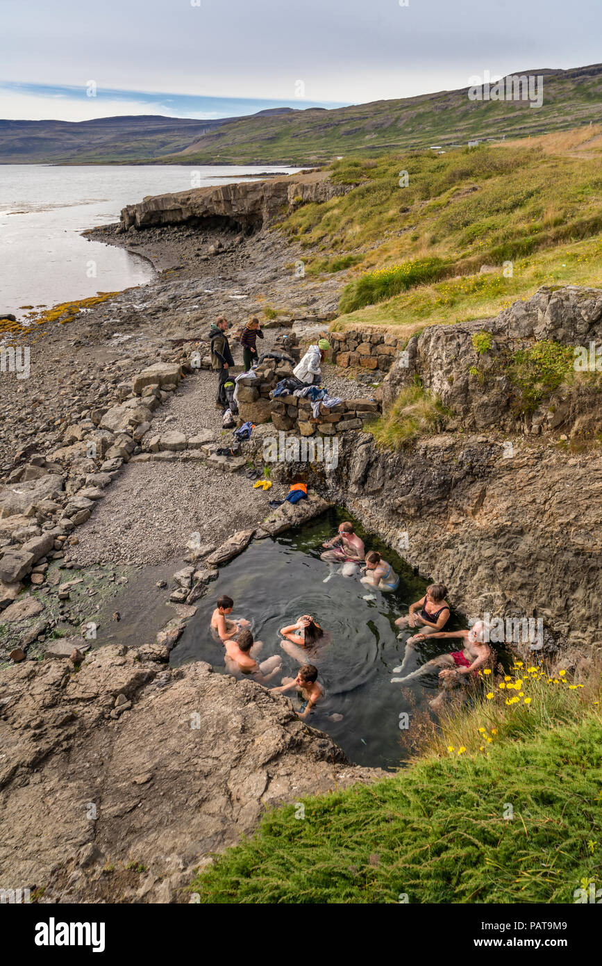 Personen, die einer natürlichen heißen, Flokalundur, Westfjorde, Island Stockfoto