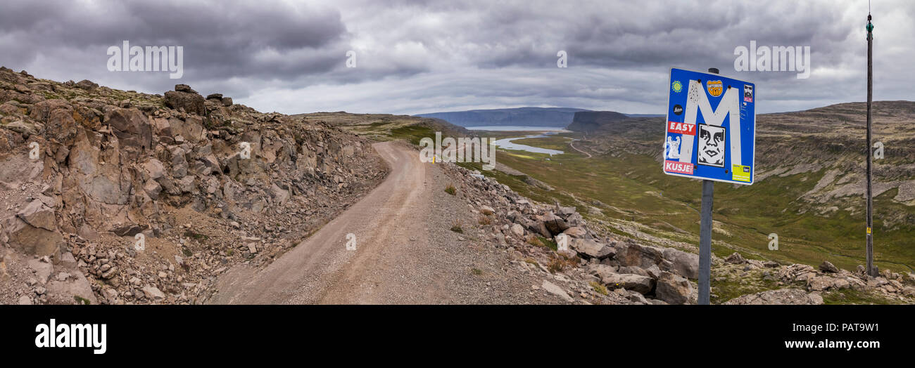 Mountain Road, Hnjotsheidi Heide, Patreksfjordur, Island Stockfoto