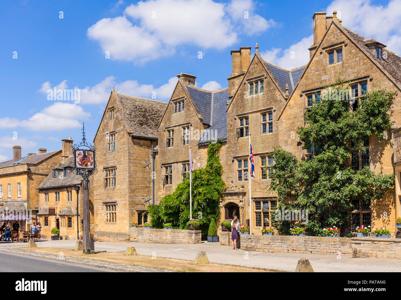 Cotswolds Village of Broadway The Lygon Arms Hotel on the High Street broadway uk The cotswolds Broadway Worcestershire England UK GB Europe Stockfoto