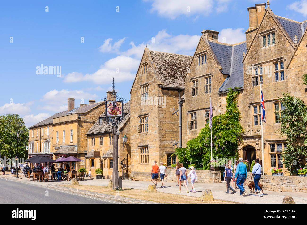 Cotswolds Village of Broadway The Lygon Arms Hotel on the High Street broadway uk The cotswolds Broadway Worcestershire England UK GB Europe Stockfoto