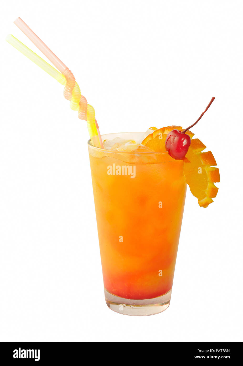 Orange Cocktail mit einer Kirsche weiß Stockfoto