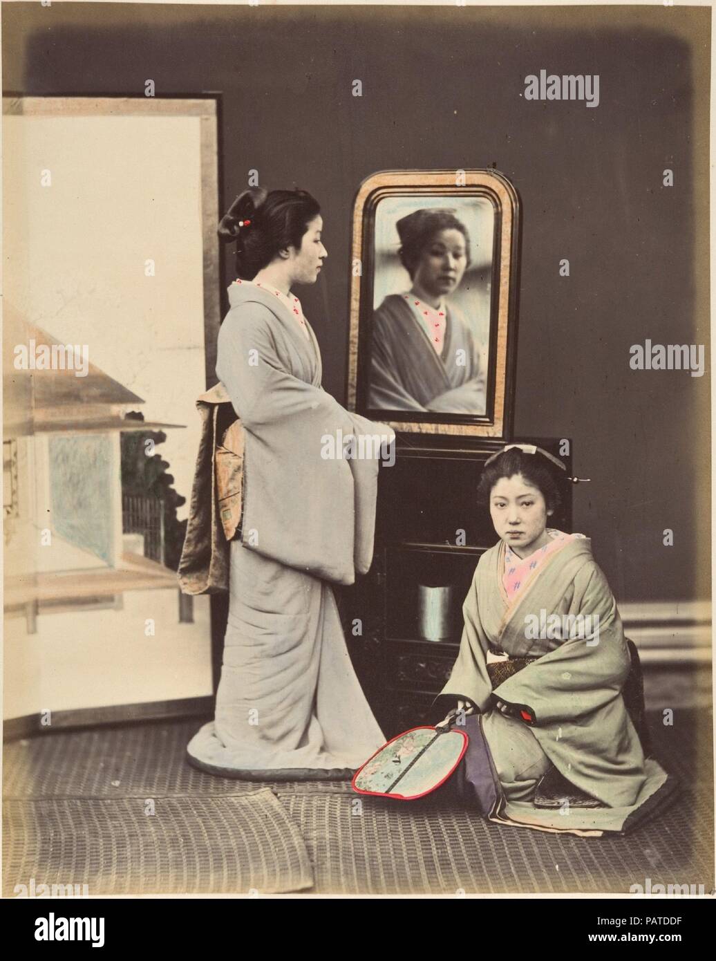 [Japanische Frauen in traditioneller Kleidung]. Artist: Suzuki Shin'ichi (Japanisch, 1835-1919). Abmessungen: 25,2 x 20 cm (9 15/16 x 7 7/8 in.). Datum: 1870. Museum: Metropolitan Museum of Art, New York, USA. Stockfoto
