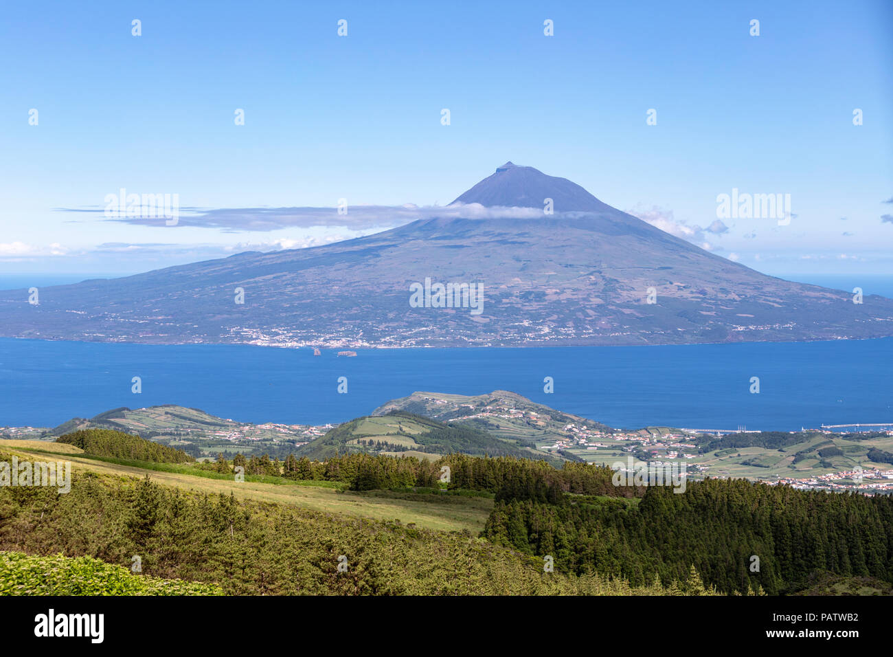 Den Berg Pico von Insel Faial, Azoren, Portugal Stockfoto