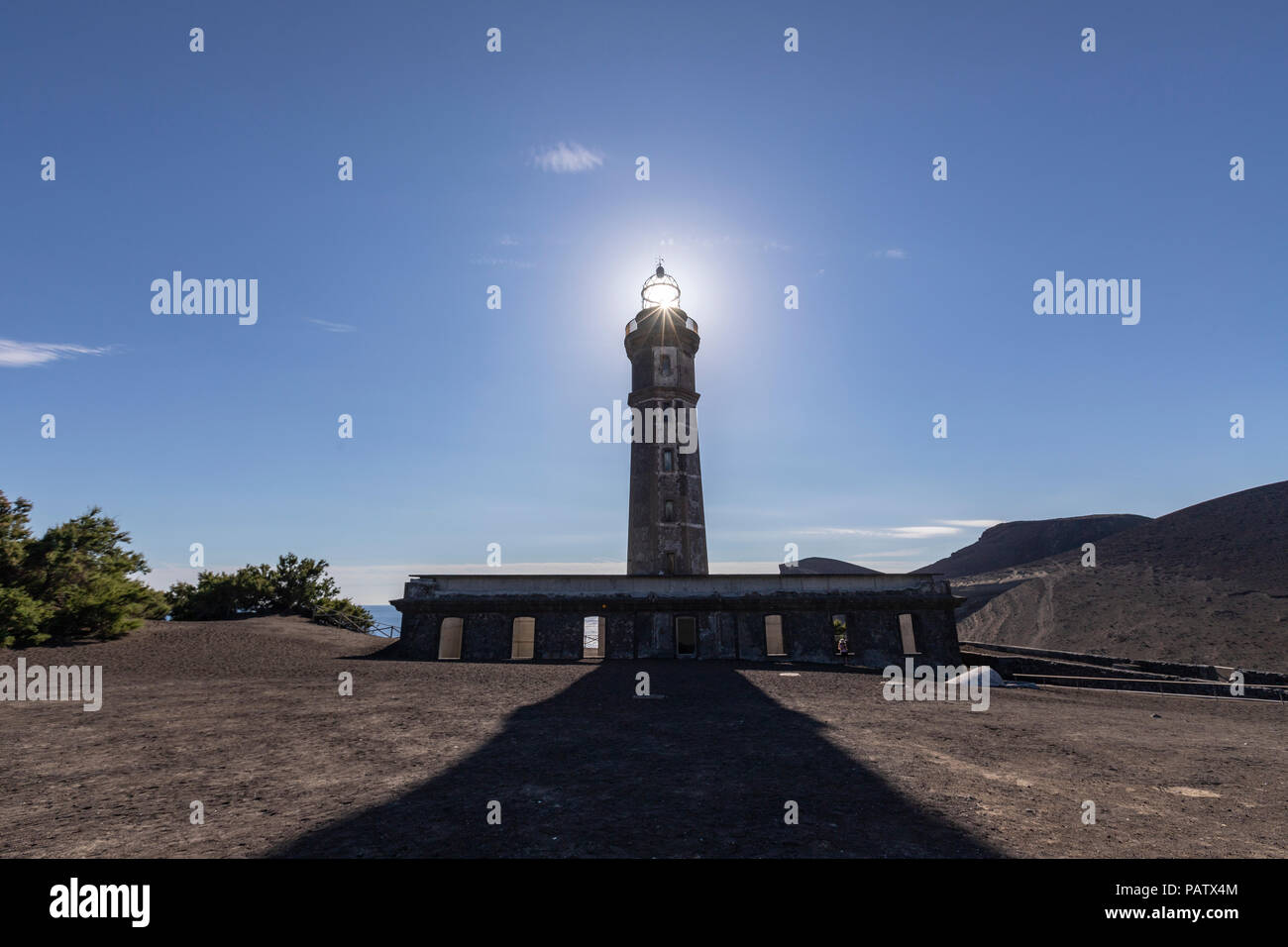 Leuchtturm und Visitors Center, Ponta Dos Capelinhos, Insel Faial, Azoren, Portugal Stockfoto