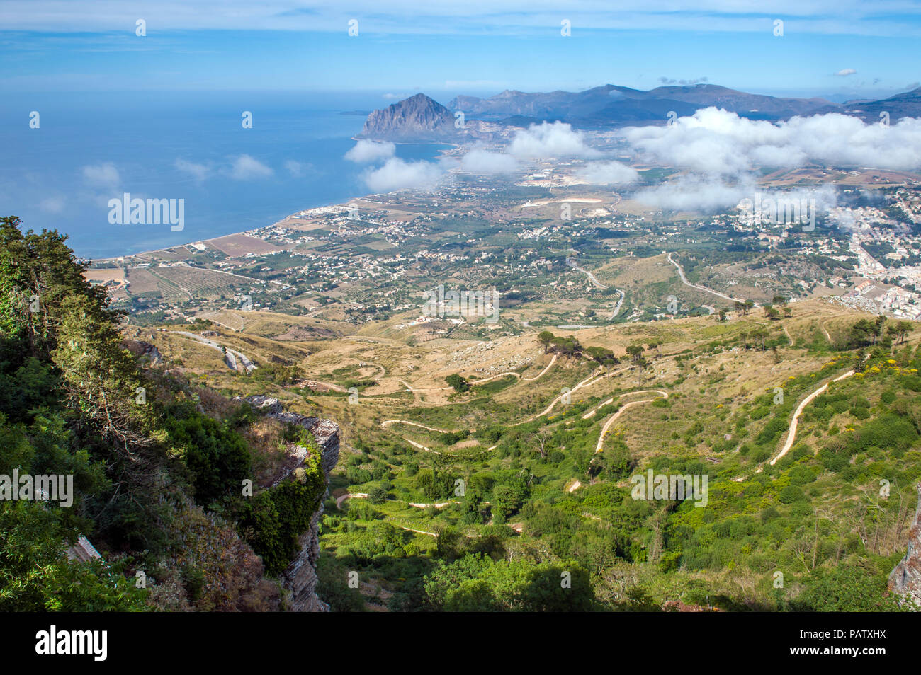 Der Blick auf die North West Region Sizilien und zurück von der Bergort Erice Schalter, außerhalb von Trapani. Stockfoto