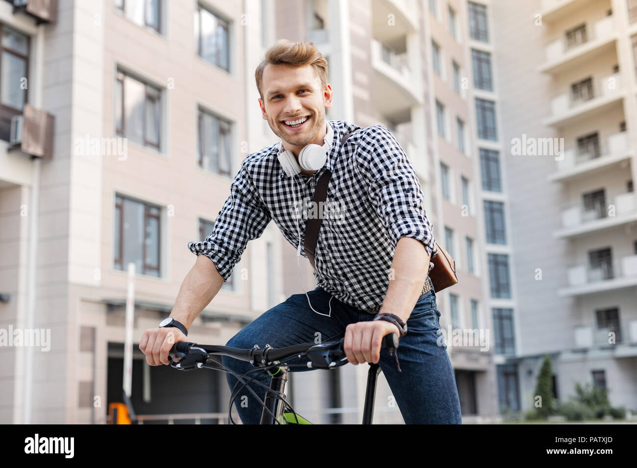 Freudige und man genießt die Fahrt gebaut Stockfoto
