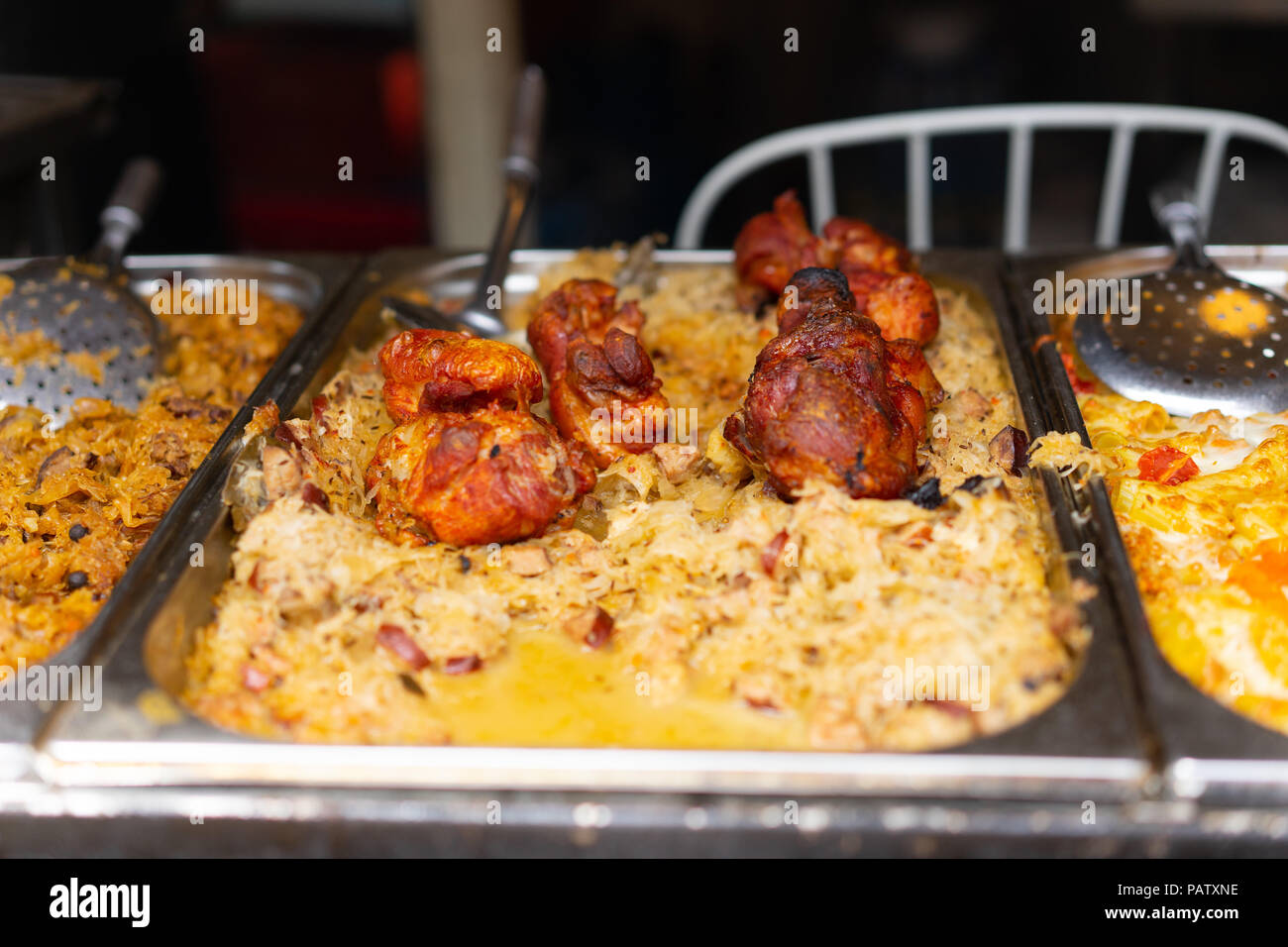 Ein Fach der polnischen Gericht Bigos mit Schweinefleisch. Polen. Stockfoto