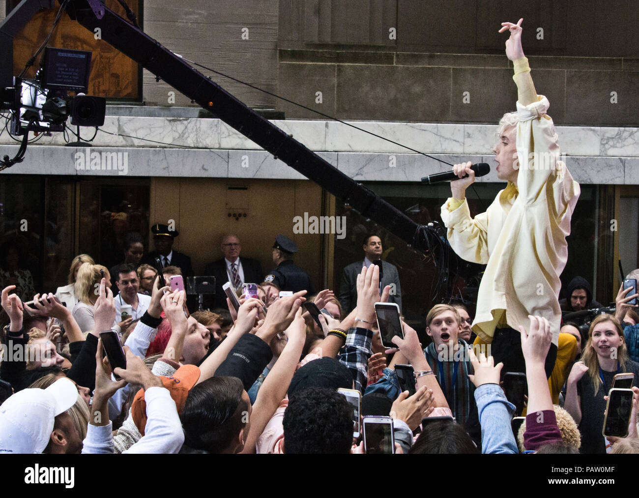 New York, NY, USA. 28 Mai, 2018. Südafrikanische - Australischer Singer-Songwriter Troye Sivan führt auf NBC's "Heute" zeigen Sommer Konzert Reihe. Stockfoto