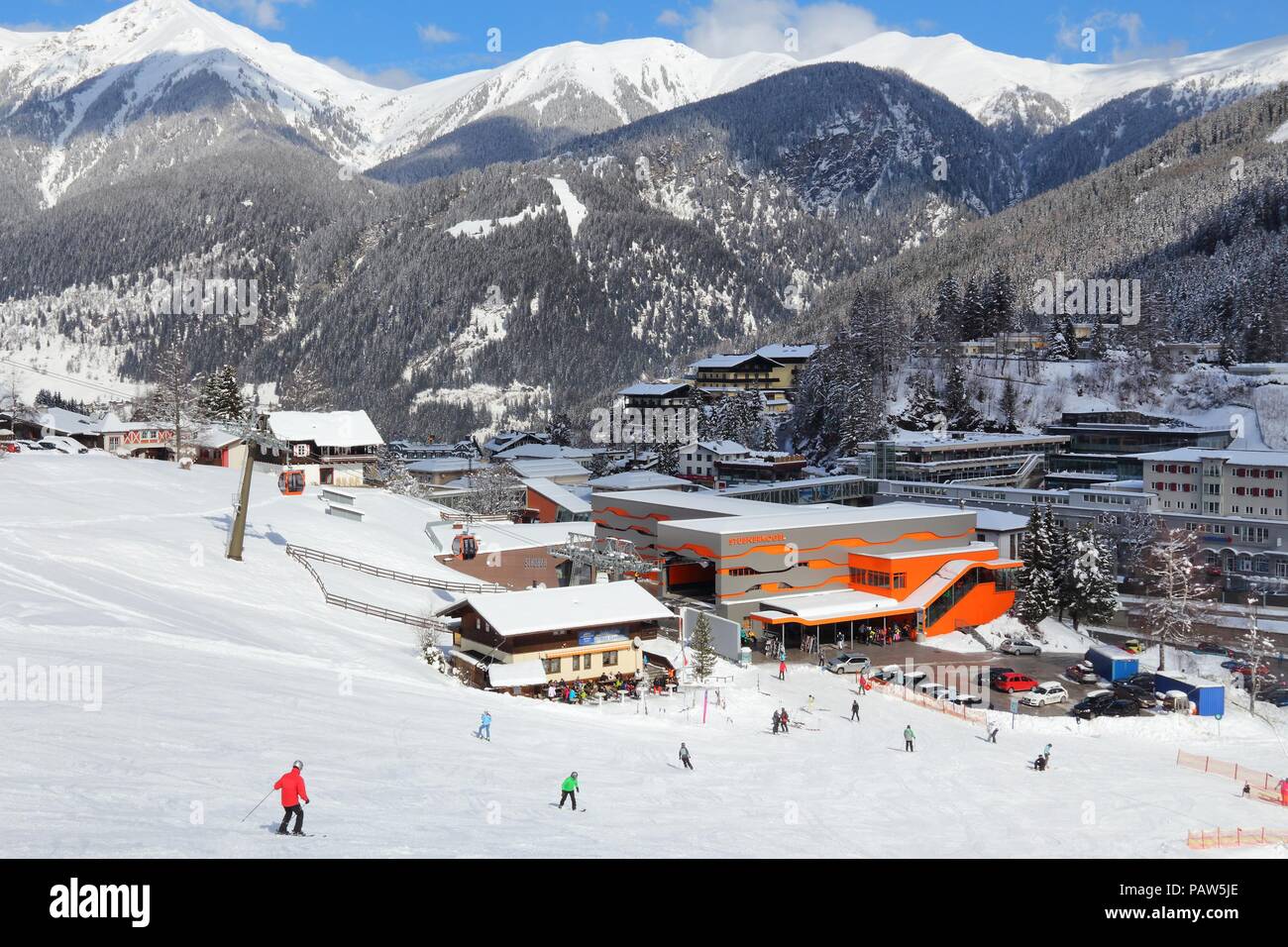 Bad Gastein Osterreich 9 Marz 16 Leute Ski In Bad Gastein Es Ist Teil Der Ski Amade Einem Der Grossten Skigebiete Europas Mit 760 Km Pisten Stockfotografie Alamy