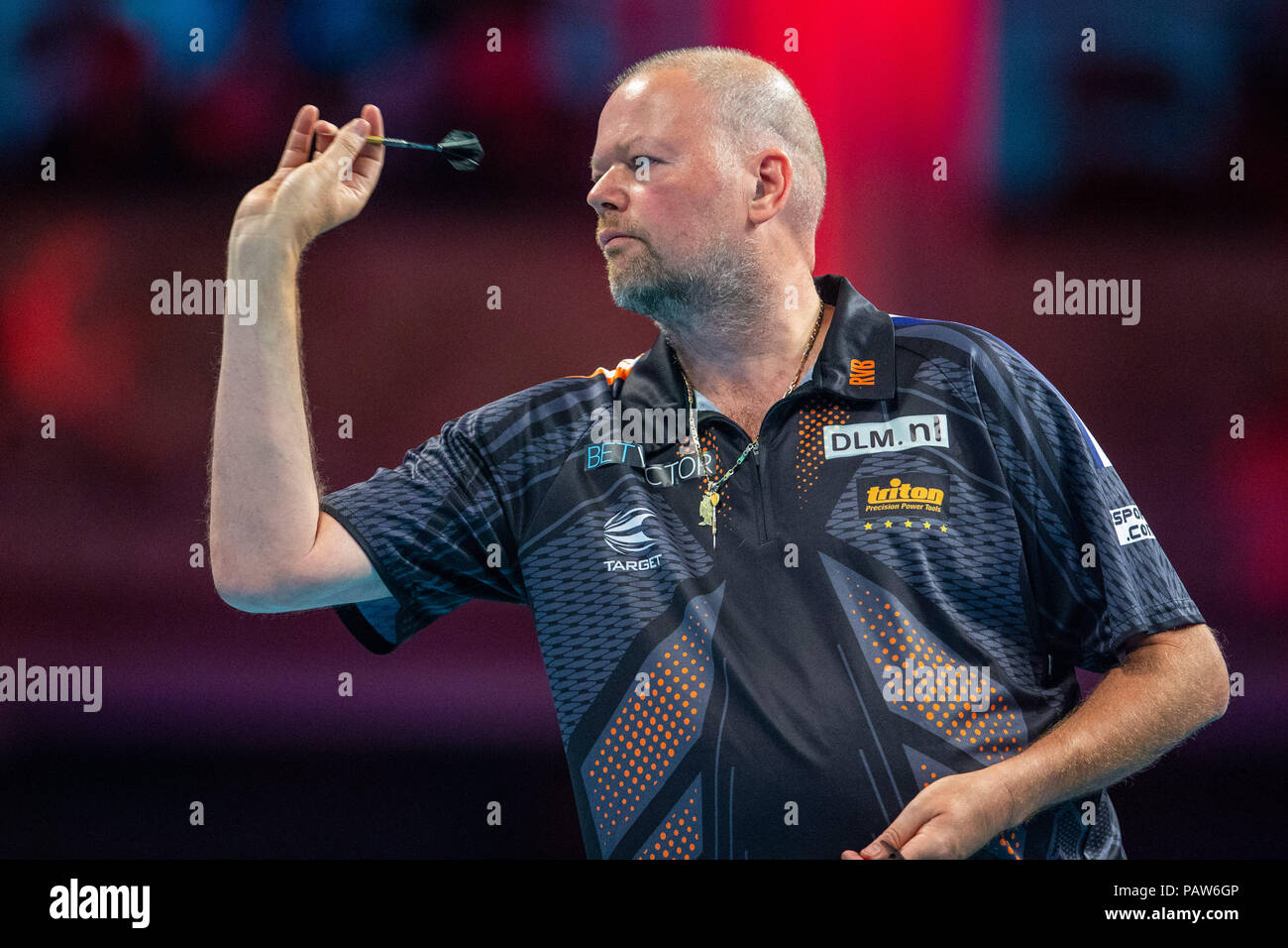 Winter Gardens, Blackpool, Großbritannien. 24. Juli, 2018. BetVictor World Matchplay Dart, zweite Runde; Raymond Van Barneveld in der zweiten Runde gegen Gary Anderson Credit: Aktion plus Sport/Alamy leben Nachrichten Stockfoto