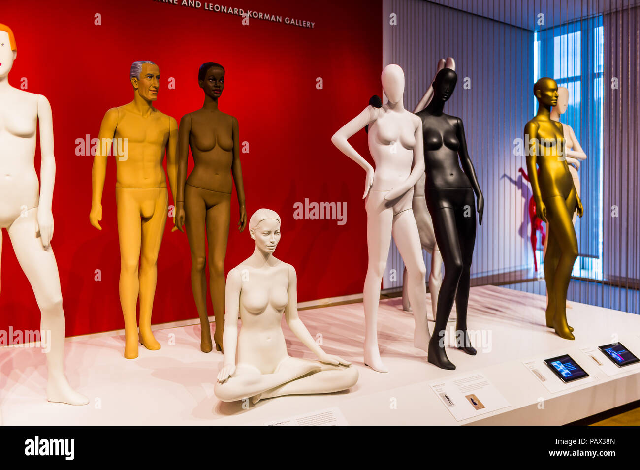 NEW YORK, USA - Okt 8, 2015: Kunst der Schaufensterpuppe Sammlung von Ralph Pucci im Museum für Kunst und Design (MAD), Manhattan, New York. Es war establishe Stockfoto