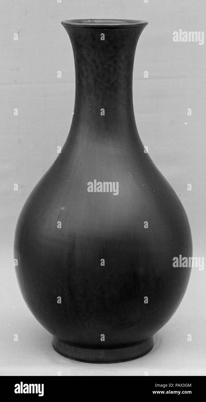 Vase. Kultur: China. Abmessungen: H.13 cm. (34,3 cm). Museum: Metropolitan Museum of Art, New York, USA. Stockfoto