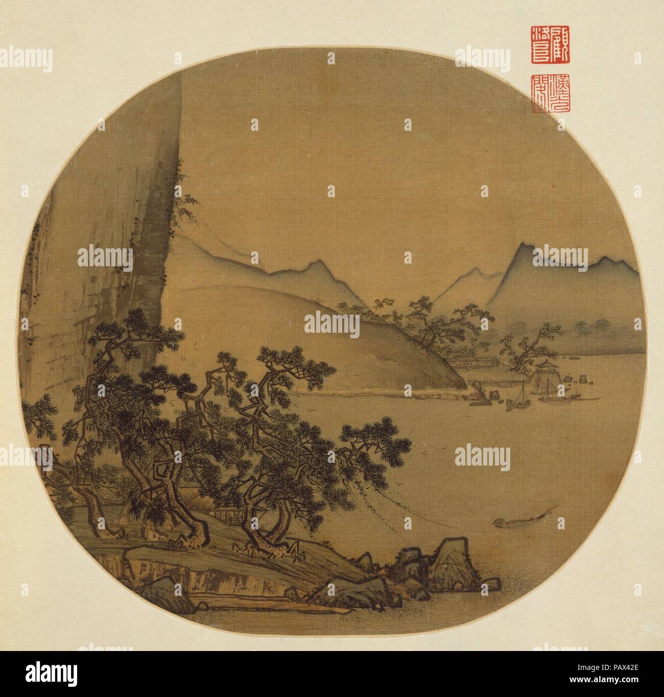 Boote in Wind und Regen. Artist: Unbekannter Künstler Chinesisch, 13. Jahrhundert; Früher zugeschrieben, Yan Ciyu (Chinesisch, handeln. Ca. 1164-81). Kultur: China. Abmessungen: 9 3/4 x 10 3/4 in. (24,8 x 27,3 cm). Datum: 13. Yan Ciyu, denen dieser Lüfter einmal zugeschrieben wurde, wird heute vertreten durch eine einzige signierte Album Leaf jetzt in der Freer Gallery, Washington, D.C., im Gegensatz zu den gemäßigten und dramatische Weise, von freier Landschaft, die sich im Blau lackiert ist - und - Green Style von Li Tang (Ca. 1070 s-Ca. 1150s), die flachen, formalistische Auslegung der Crawford Malerei, mit seinen stark Stockfoto