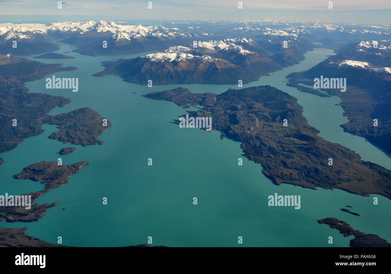 Luftbild des Lago San Martin, Patagonien, oder Lago O'Higgins, und der Südlichen Patagonischen Eisfeld. Argentinien und Chile Stockfoto