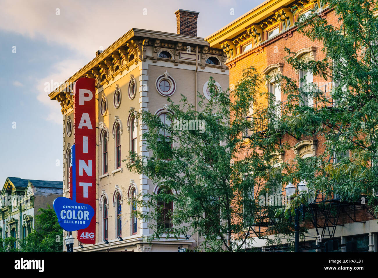 Der Cincinnati Farbe Gebäude, auf der Vine Street in Over-The-Rhein, Cincinnati, Ohio. Stockfoto