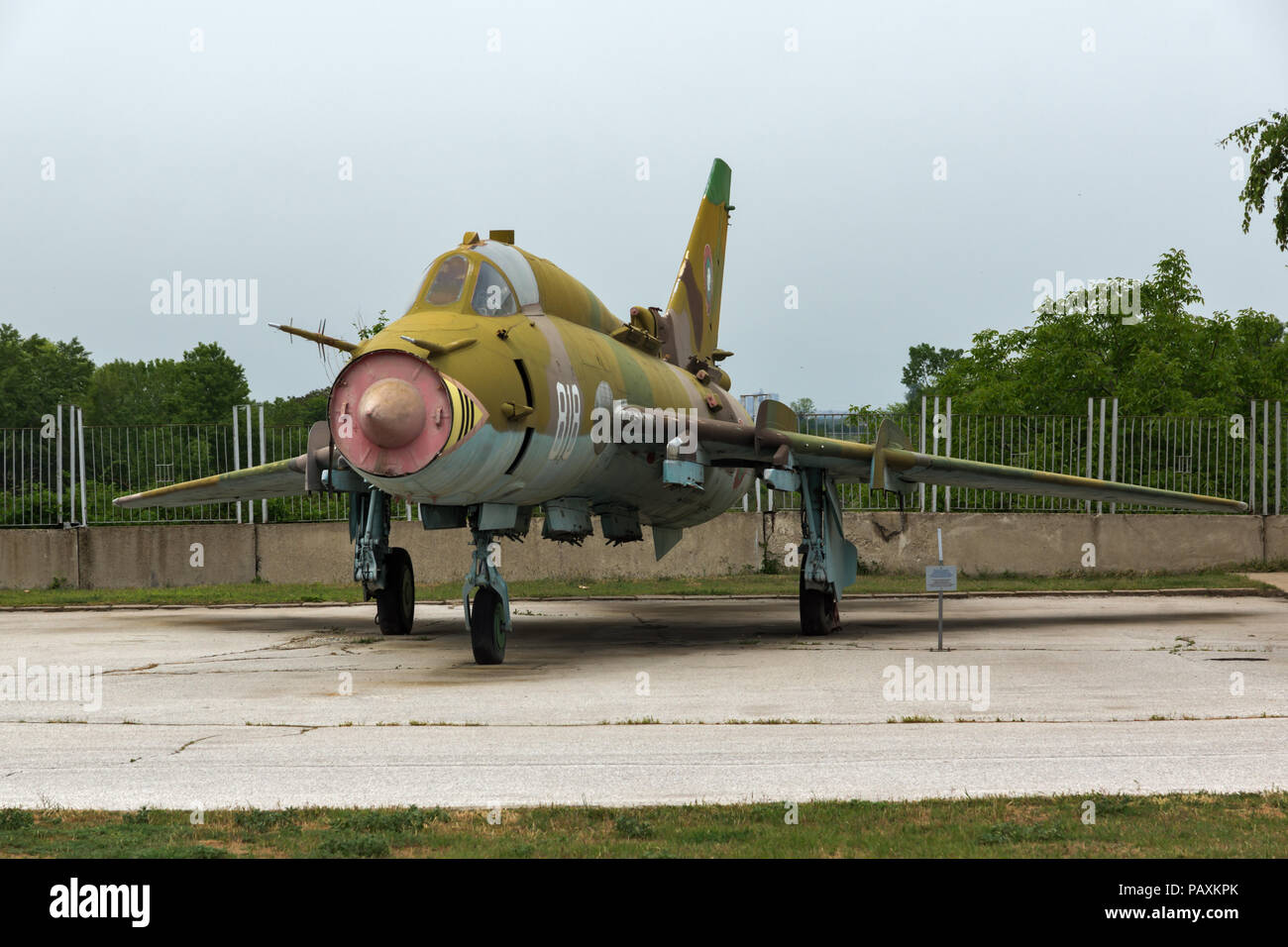 KRUMOVO, Plovdiv, Bulgarien - 29 April 2017: fighter-bomber Suchoi Su-22 im Luftfahrtmuseum in der Nähe von Flughafen Plowdiw, Bulgarien Stockfoto