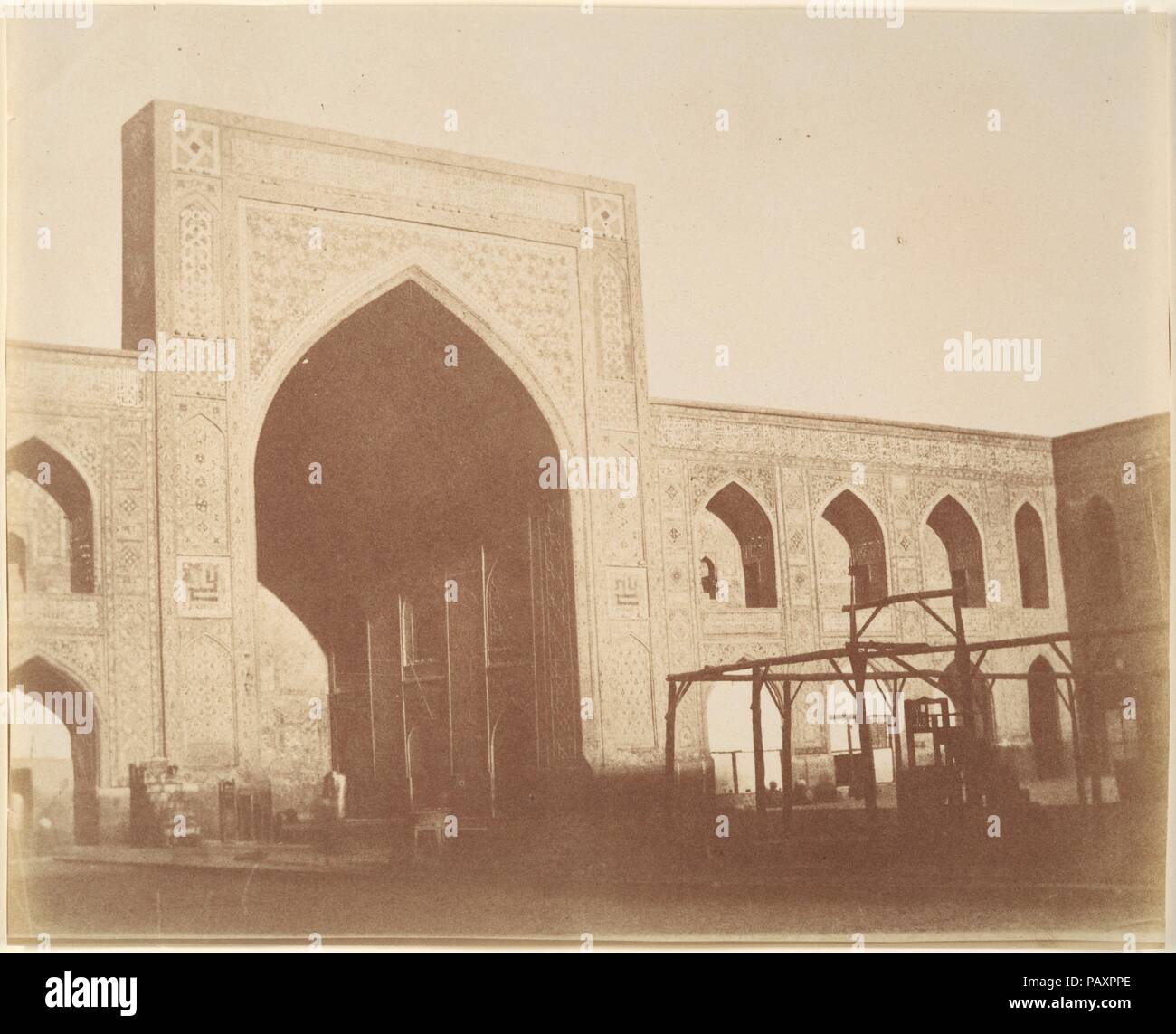 [Hof der Moschee Gawhar Shad, VERGITTERT, 1418 (?)). Artist: Möglicherweise von Luigi Pesce (Italienisch, 1818-1891). Datum: 1840s-60s. Museum: Metropolitan Museum of Art, New York, USA. Stockfoto