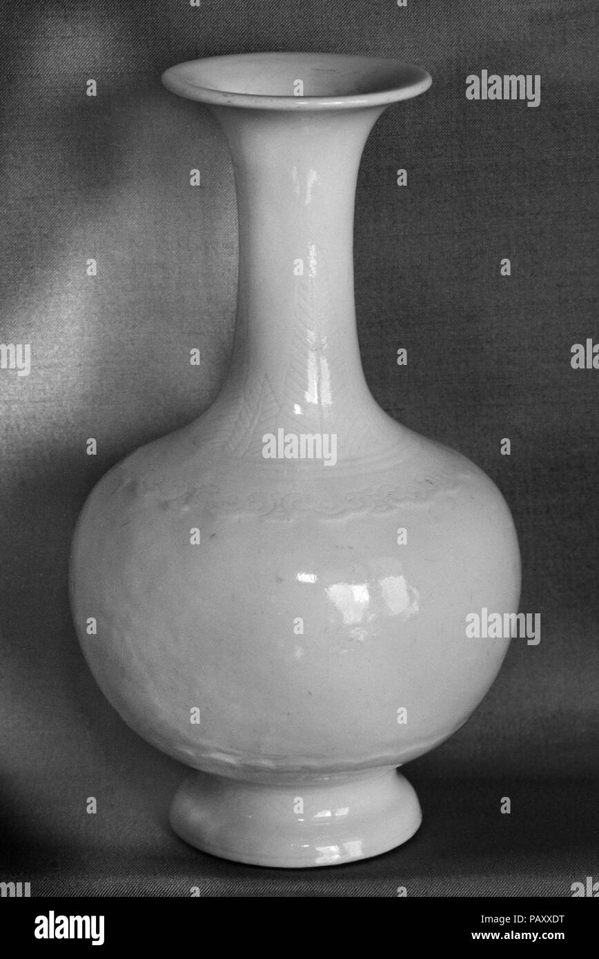 Vase. Kultur: China. Abmessungen: H. 4 3/4 in. (12,1 cm). Museum: Metropolitan Museum of Art, New York, USA. Stockfoto