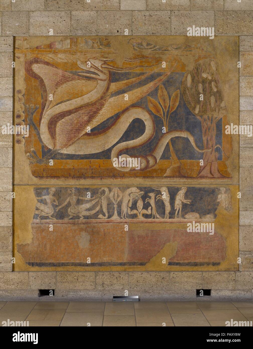 Drachen. Kultur: Spanisch. Abmessungen: Insgesamt: 131 x 132 in. (332.7 x 335,3 cm) (Oberseite): 83 x 132 in. (210,8 x 335,3 cm) (an der Unterseite): 48 x 132 in. (121,9 x 335,3 cm). Datum: nach 1200. Rute gewickelt, Klauen, und Füße verspannt, dieser Drache ist eine leistungsfähige Gegenstück zu dem Löwen gegenüber. Mittelalterliche Tiere, ob real oder imaginär, waren oft mit symbolischer Bedeutung, wie sie in der Fabeln sind heute. Nicht immer ist es jedoch möglich, Ihre spezifische Absicht in einem bestimmten Monument zu rekonstruieren, und solche Tiere könnten für "ästhetischen Genuss" als eines dreizehnten Jahrhundert arch. Stockfoto