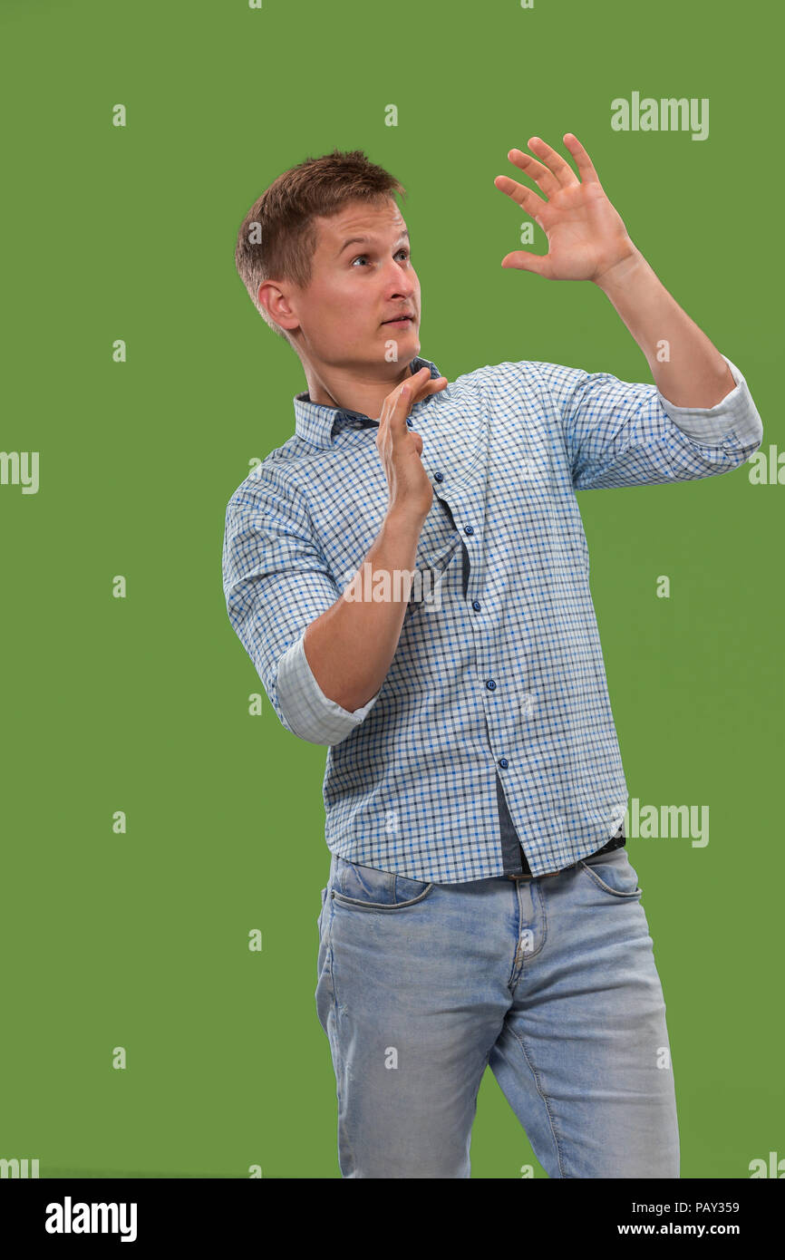 Portrait der Angst den Menschen auf Grün Stockfoto