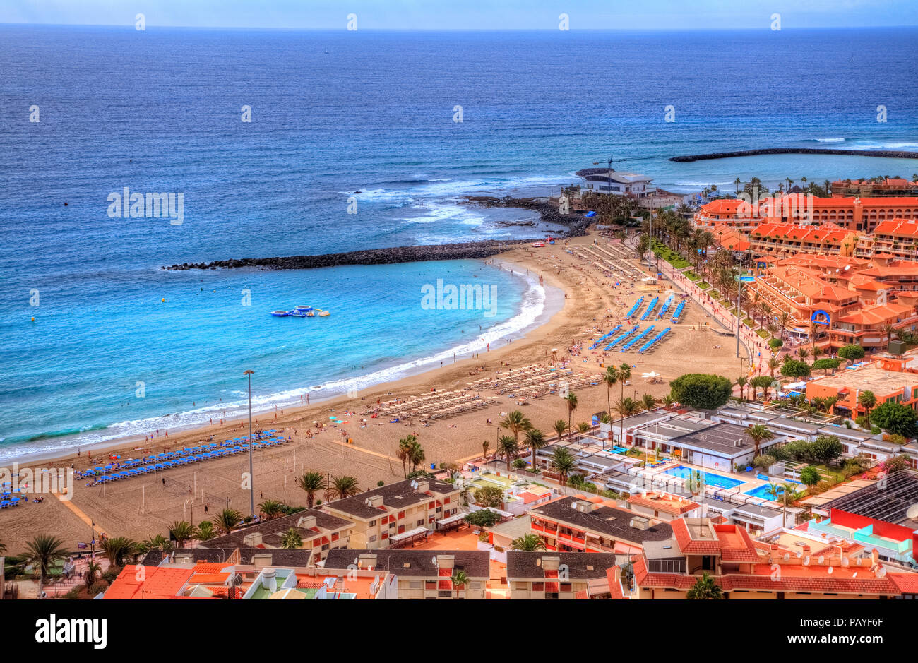 Antenne Panorama von Fuente De Las Vistas Strand auf der Kanarischen Insel im Sommer Urlaub, Teneriffa, Spanien Stockfoto