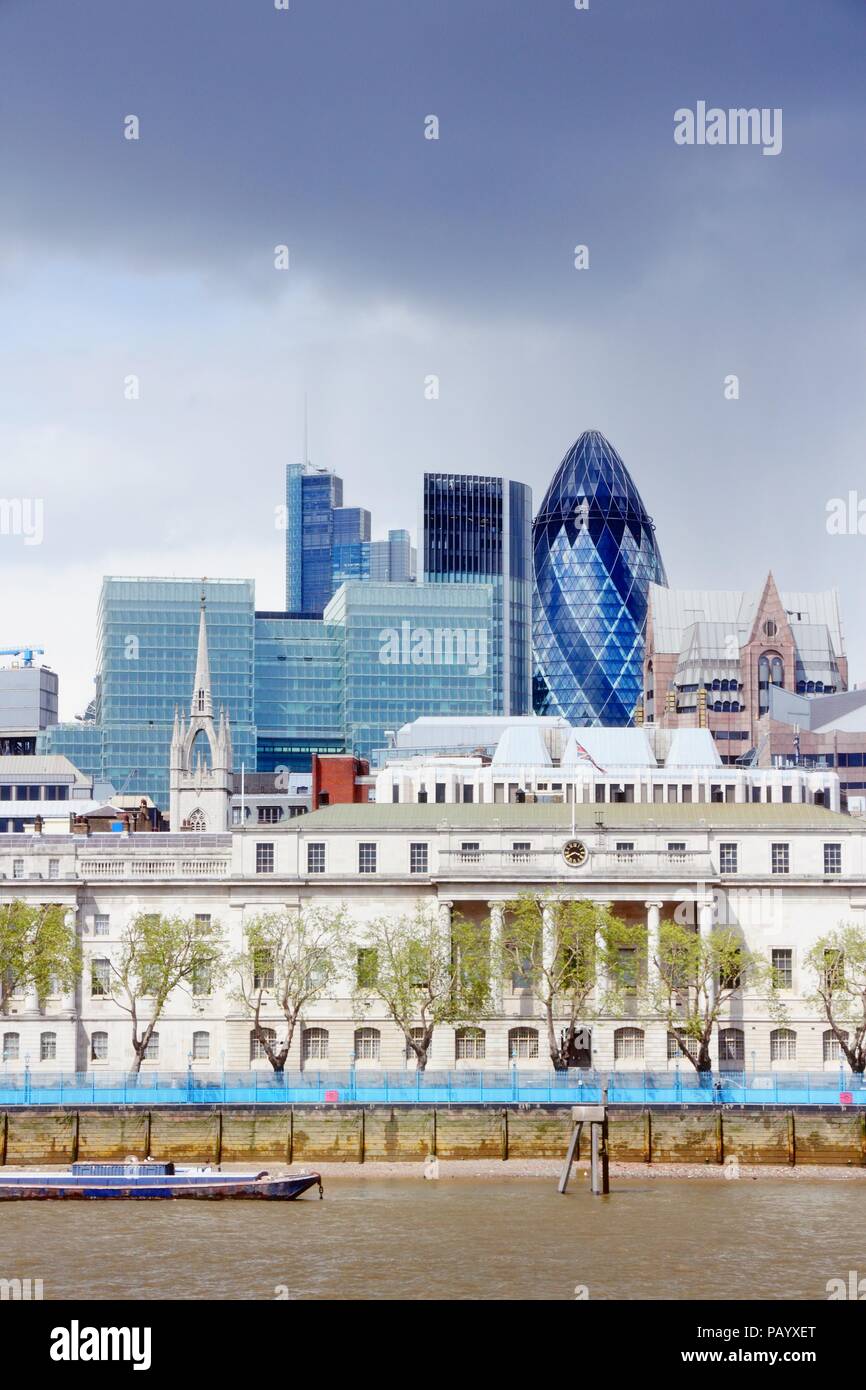 Skyline von London, Vereinigtes Königreich - Stadtbild mit modernen Gebäuden Stockfoto