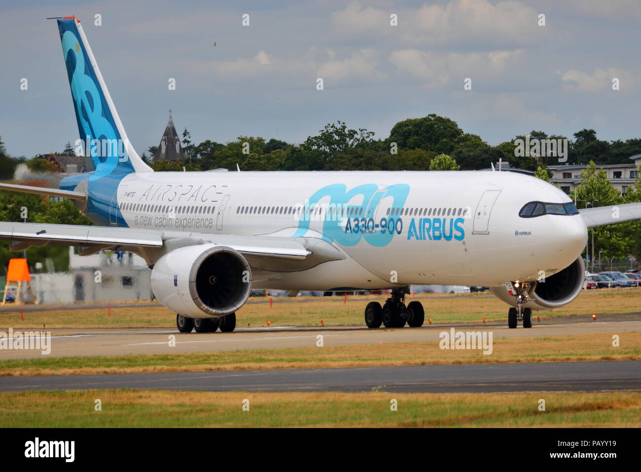 Der neue Airbus A330 Neo zeigte seine Agilität während der Farnborough International Airshow 2018 Stockfoto