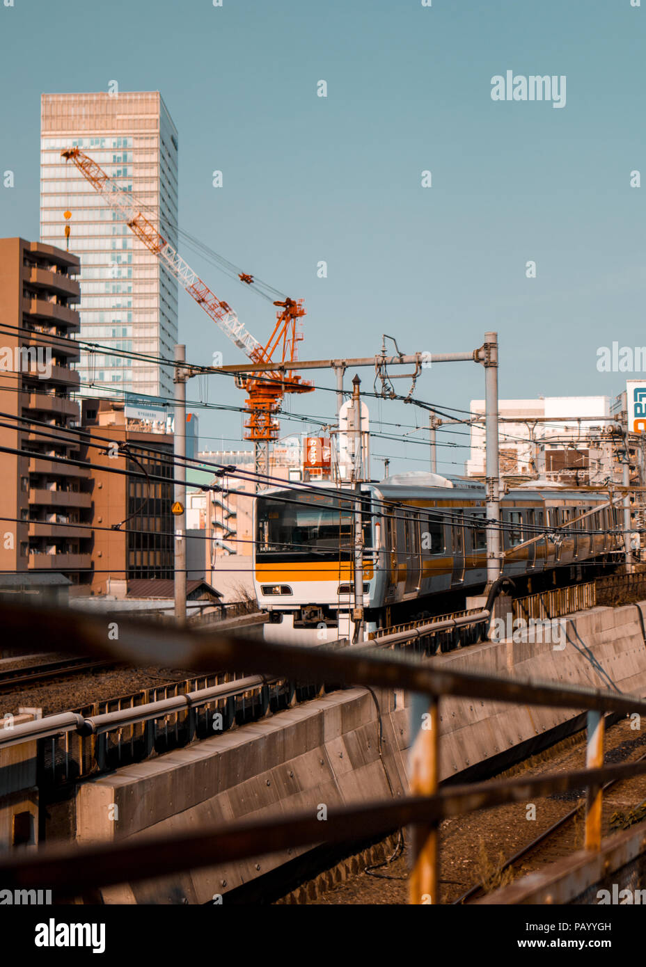 Den Gleisen von Tokio, akihabara. Die häufigsten Transportmittel für die Menschen in Tokio Stockfoto