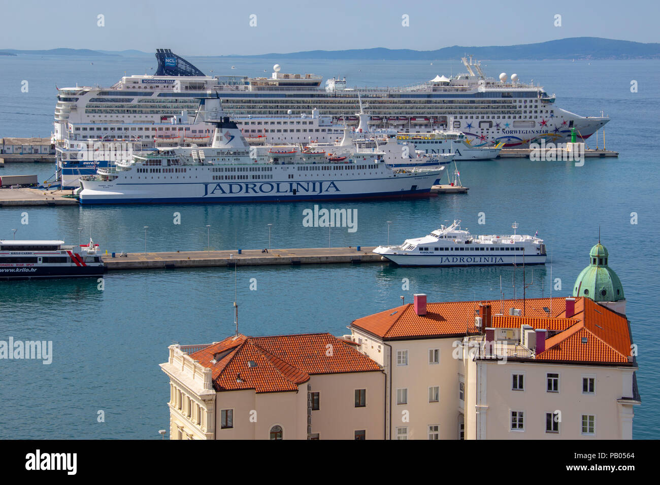 Jadrolinija Fähre im Hafen von Split, Kroatien Stockfoto