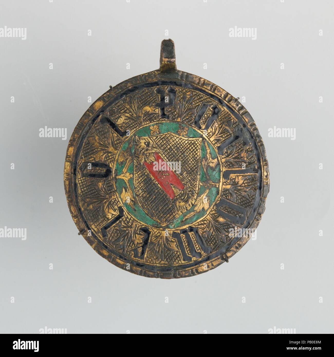 Abzeichen. Kultur: Spanisch. Abmessungen: H.3. (7,6 cm); W. 2 5/8 in. (6,7 cm); Wt. 2 oz. (56,7 g). Datum: 14. Museum: Metropolitan Museum of Art, New York, USA. Stockfoto