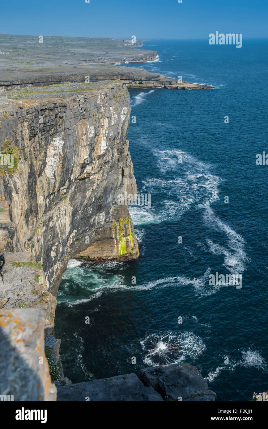 Cliff, Aran Islands Inishmore, County Galway, Republik von Irland Stockfoto