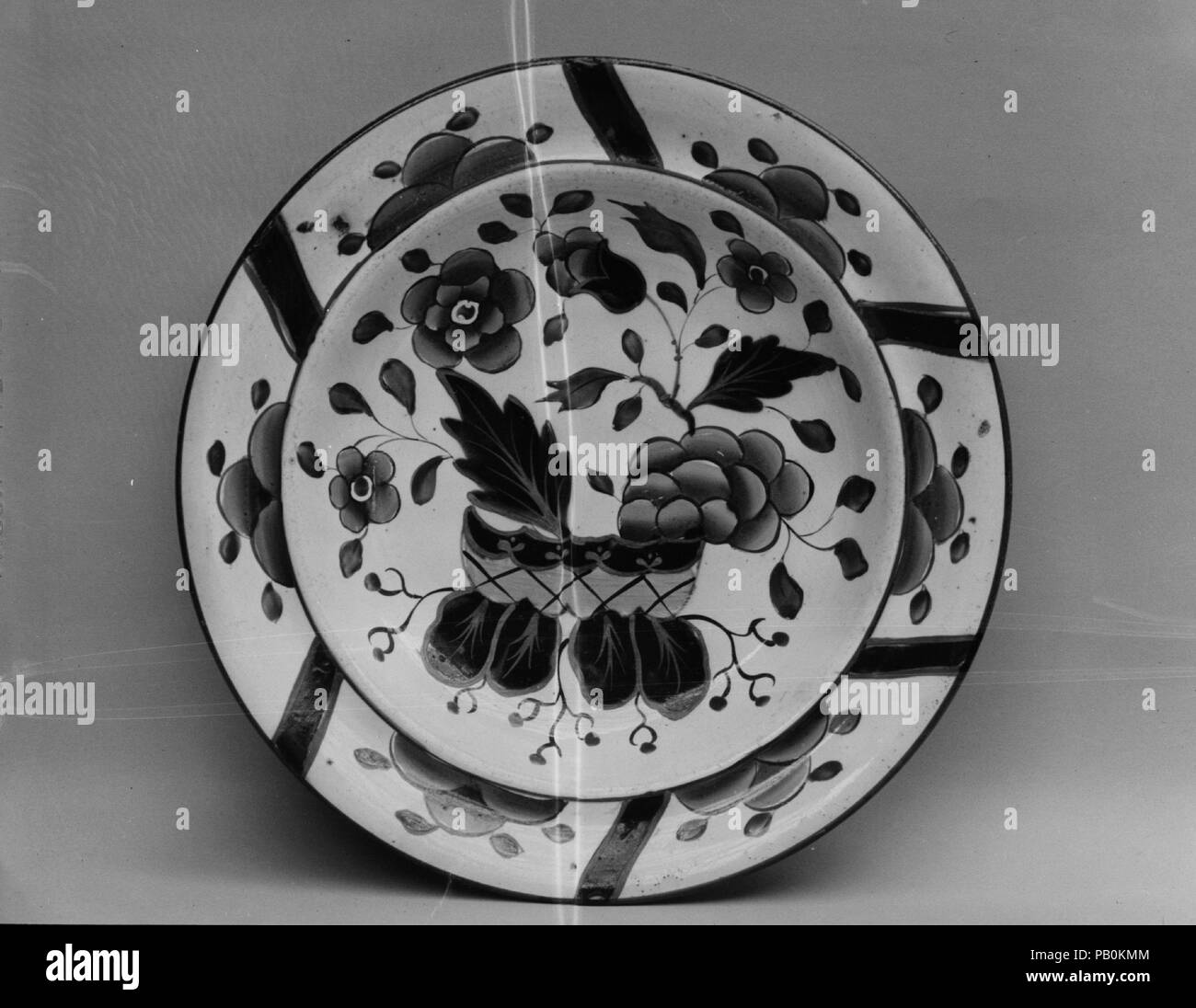 Gericht. Kultur: Britische (US-Markt). Abmessungen: Durchm. 8 in. (20,3 cm). Datum: Ca. 1825. Museum: Metropolitan Museum of Art, New York, USA. Stockfoto