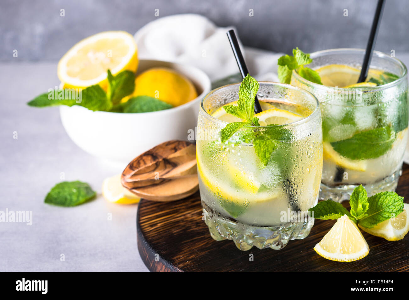 Limonade im Sommer kalt trinken. Stockfoto