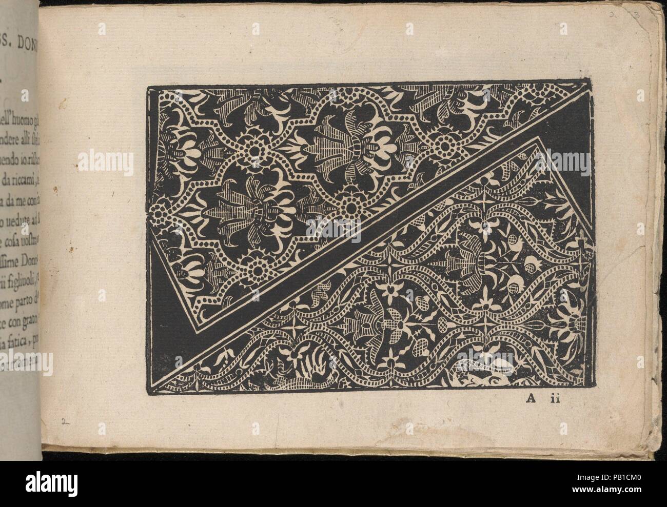 Fiori di Ricami Nuovamente Schlafplätze in Luce, Seite 2 (Vorderseite). Designer: Matteo Florimi (Italienisch, aktive Siena, Ca. 1581 - gestorben 1613). Abmessungen: Insgesamt: 5 1/2 x 7 7/8 in. (14 x 20 cm). Erschienen in: Venedig. Herausgeber: Francesco de' Franceschi (Italienisch, Aktiv 16. Jahrhundert), Venedig. Datum: 1591. Von Matteo Florimi, Italienisch, aktive Siena konzipiert, Ca. 1581 - starb 1613, veröffentlicht von Francesco de' Franceschi, Italienisch, Aktive aus dem 16. Jahrhundert, Venedig. Von oben nach unten und von links nach rechts: Designs besteht aus 2 Abschnitten, die jeweils durch eine schwarze Linie mit Enden in der Form eines Dreiecks getrennt sind. Abschnitt ganz oben ist Stockfoto