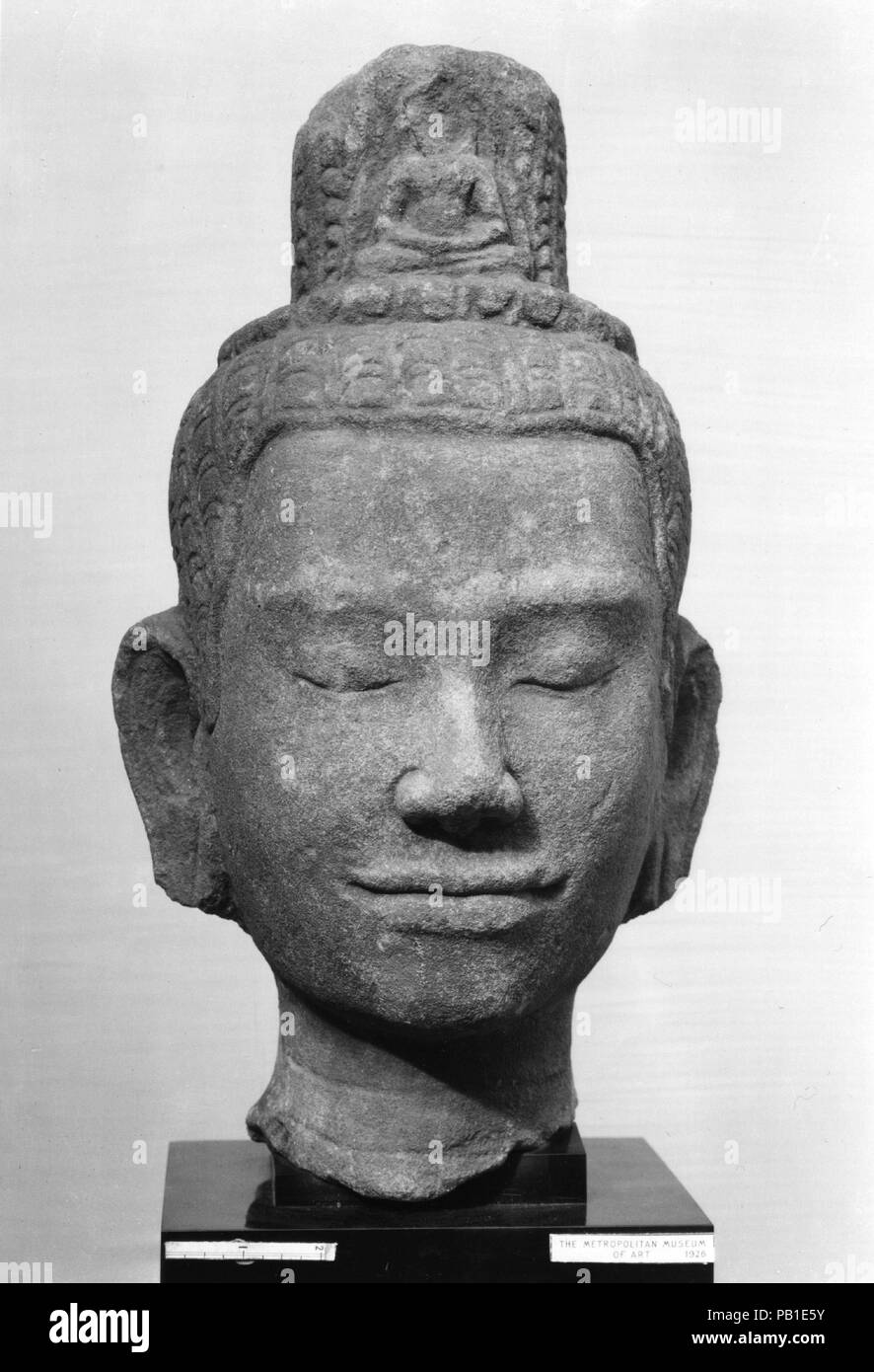 Leiter des Bodhisattva Avalokiteshvara. Kultur: Lopburi (Thailand). Abmessungen: H.17. (43,2 cm). Datum: Ende des 12. Jahrhunderts. Museum: Metropolitan Museum of Art, New York, USA. Stockfoto