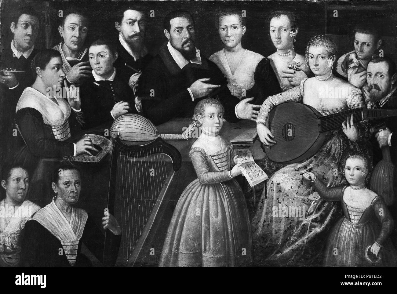 Porträt einer Familie. Kultur: Italienisch. Schöpfer: Girolamo Forni und Assistent. Datum: Zweite Hälfte des 16. Jahrhunderts. Die drei Abbildungen unten rechts sind von Girolamo Forni: Die anderen Figuren wurden später hinzugefügt, vielleicht im frühen 17. Jahrhundert. Die Instrumente sind eine Harfe, zwei laute und Theorbe, Laute. Museum: Metropolitan Museum of Art, New York, USA. Stockfoto