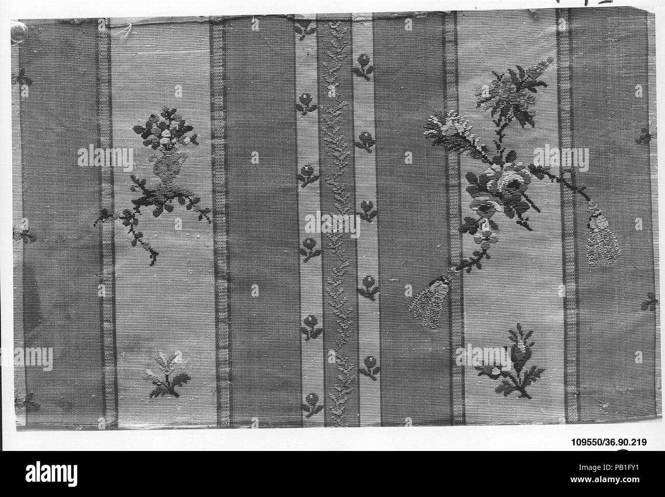 Stück. Kultur: Französisch. Abmessungen: L 11 x W. 6 1/2 Zoll 27,9 x 16,5 cm. Datum: 18. Museum: Metropolitan Museum of Art, New York, USA. Stockfoto